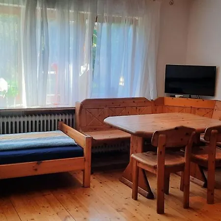 Helle Souterrainwohnung Naehe Flughafen, Landshut Und Muenchen 1 Bis 5 Personen Daire *