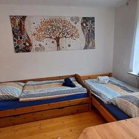 Daire Helle Souterrainwohnung Naehe Flughafen, Landshut Und Muenchen 1 Bis 5 Personen