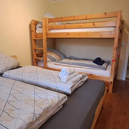 Daire Helle Souterrainwohnung Naehe Flughafen, Landshut Und Muenchen 1 Bis 5 Personen *