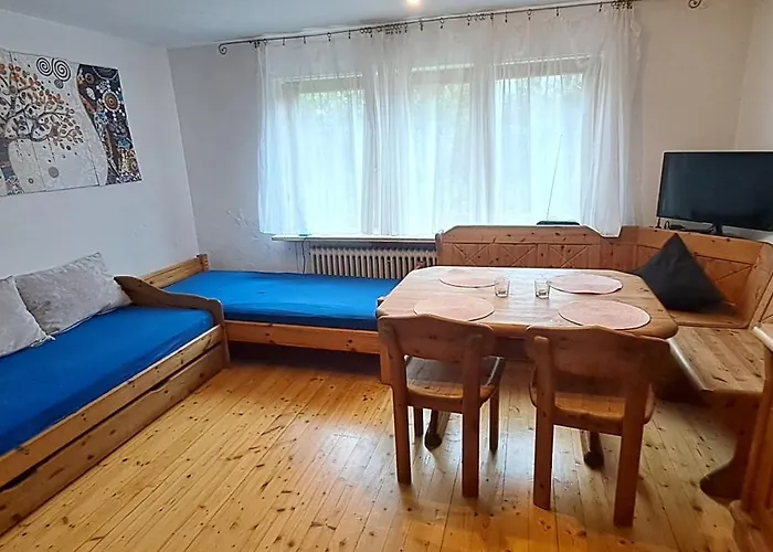 Helle Souterrainwohnung Naehe Flughafen, Landshut Und Muenchen 1 Bis 5 Personen Lägenhet